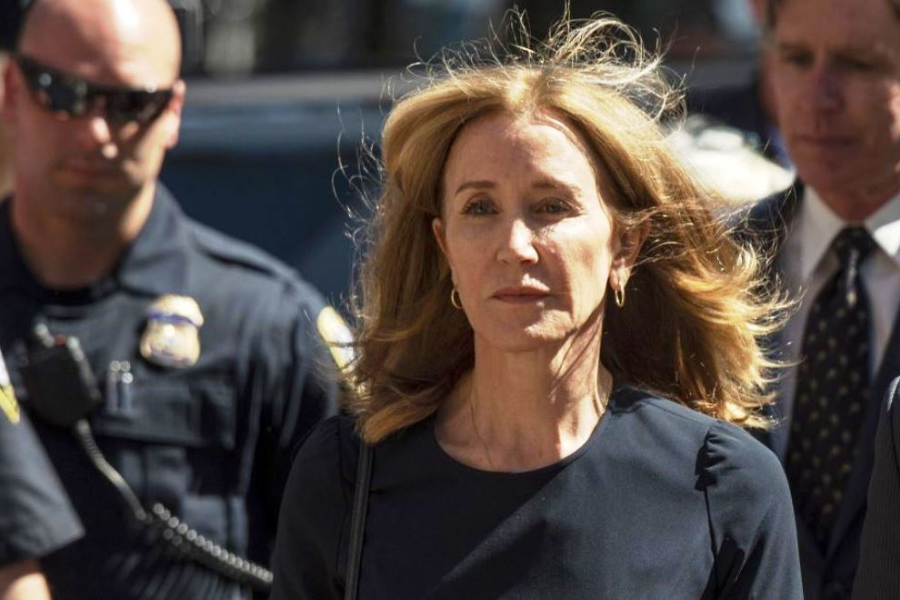  Felicity Huffman
