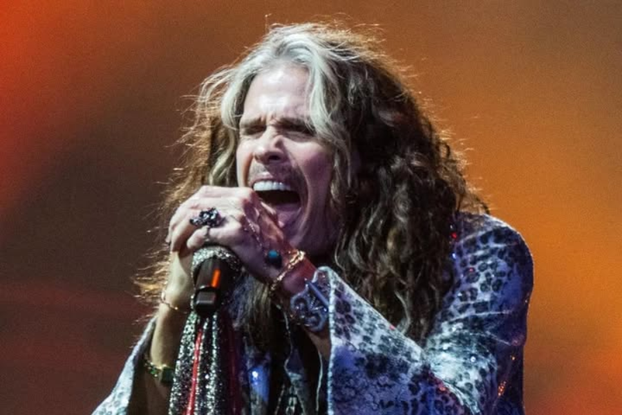 Steven Tyler singing