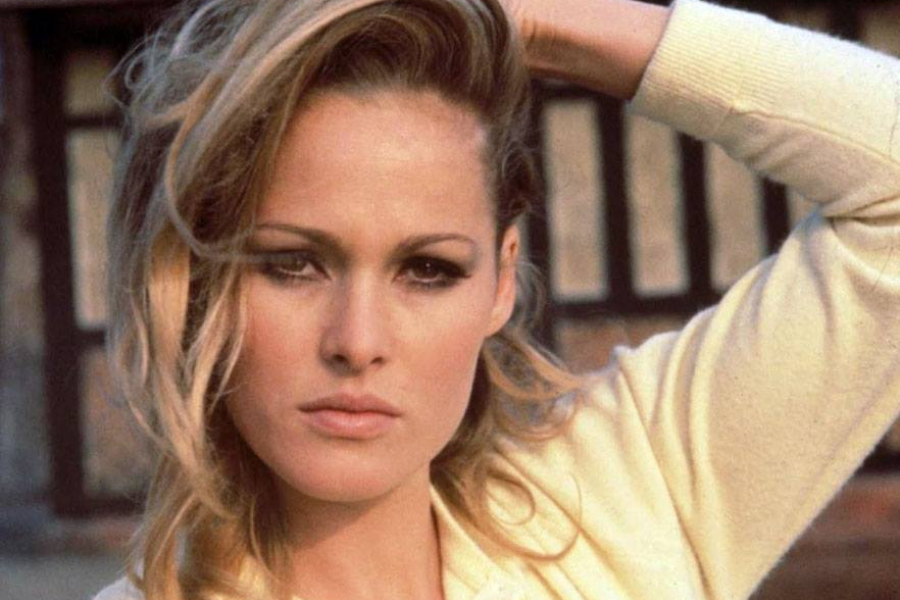Ursula Andress 