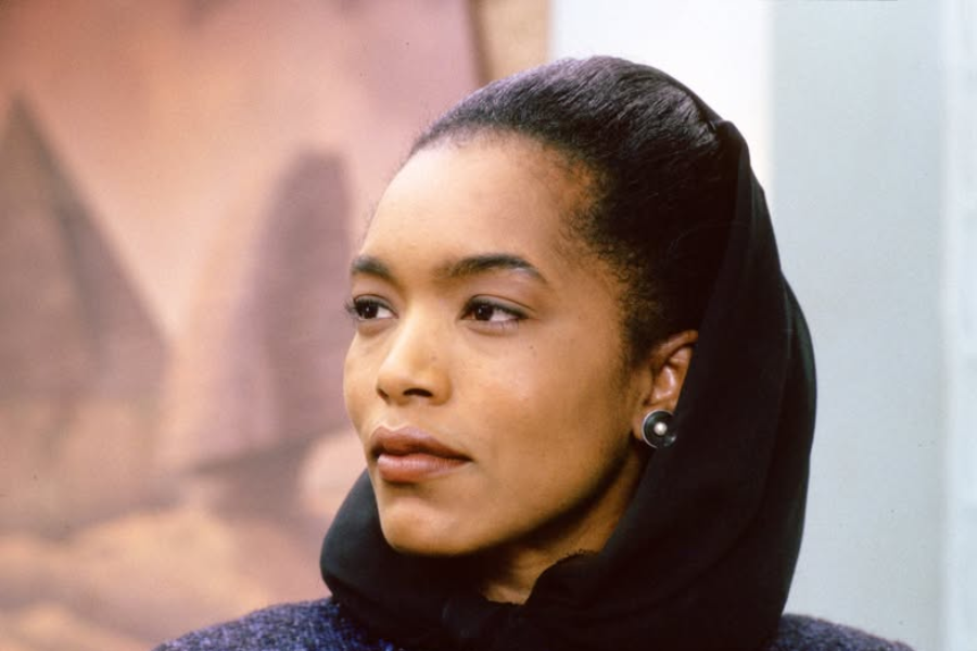 Angela Bassett