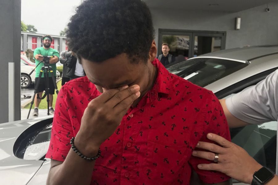 Man Walked 20 Miles in the Dark—When the Police Found Out Why, They Were Stunned